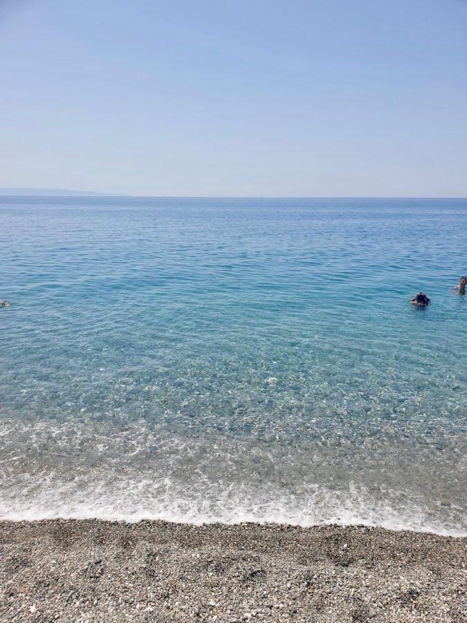 Vista Mare Su Tre Piani Con Giardino Villa Falerna Buitenkant foto